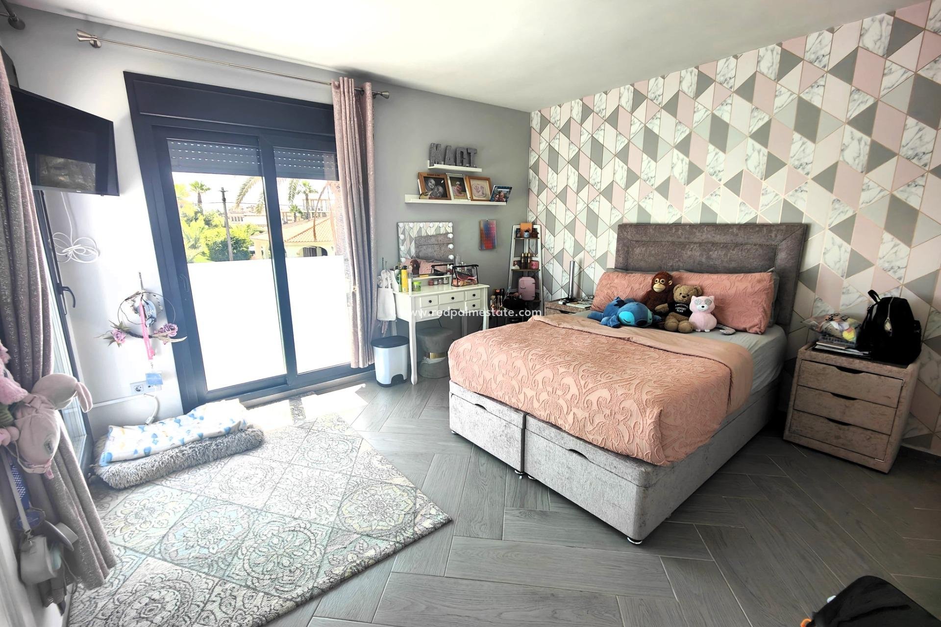 Reventa - Villa -
Orihuela Costa - Cabo Roig