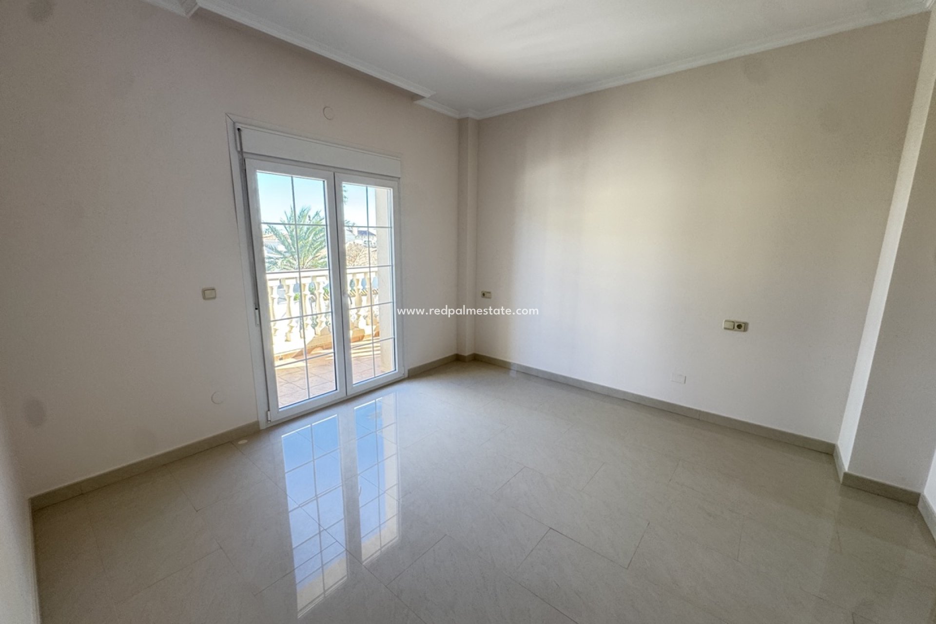Reventa - Villa -
Orihuela Costa - Cabo Roig