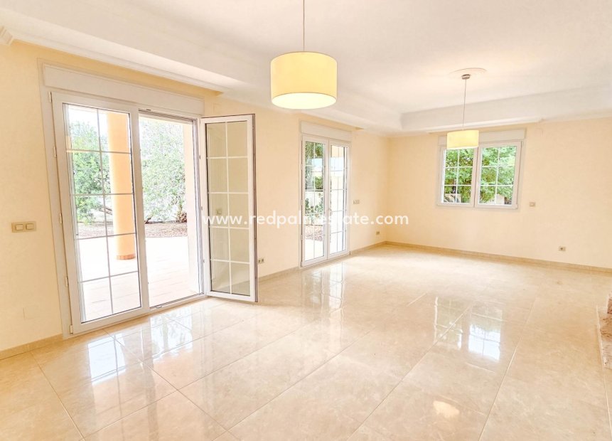 Reventa - Villa -
Orihuela Costa - Cabo Roig