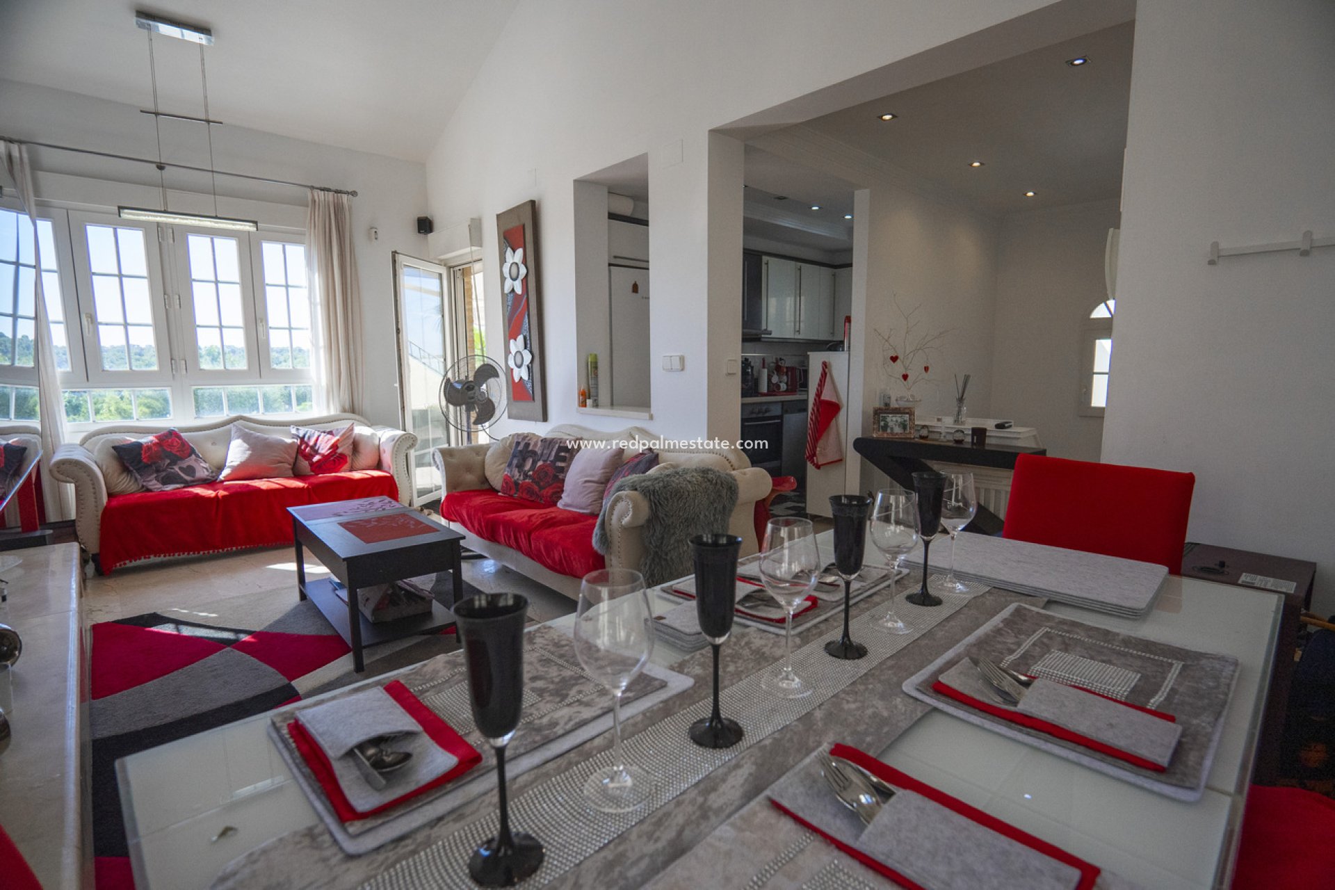 Reventa - Villa -
Orihuela Costa - Calle Mayor