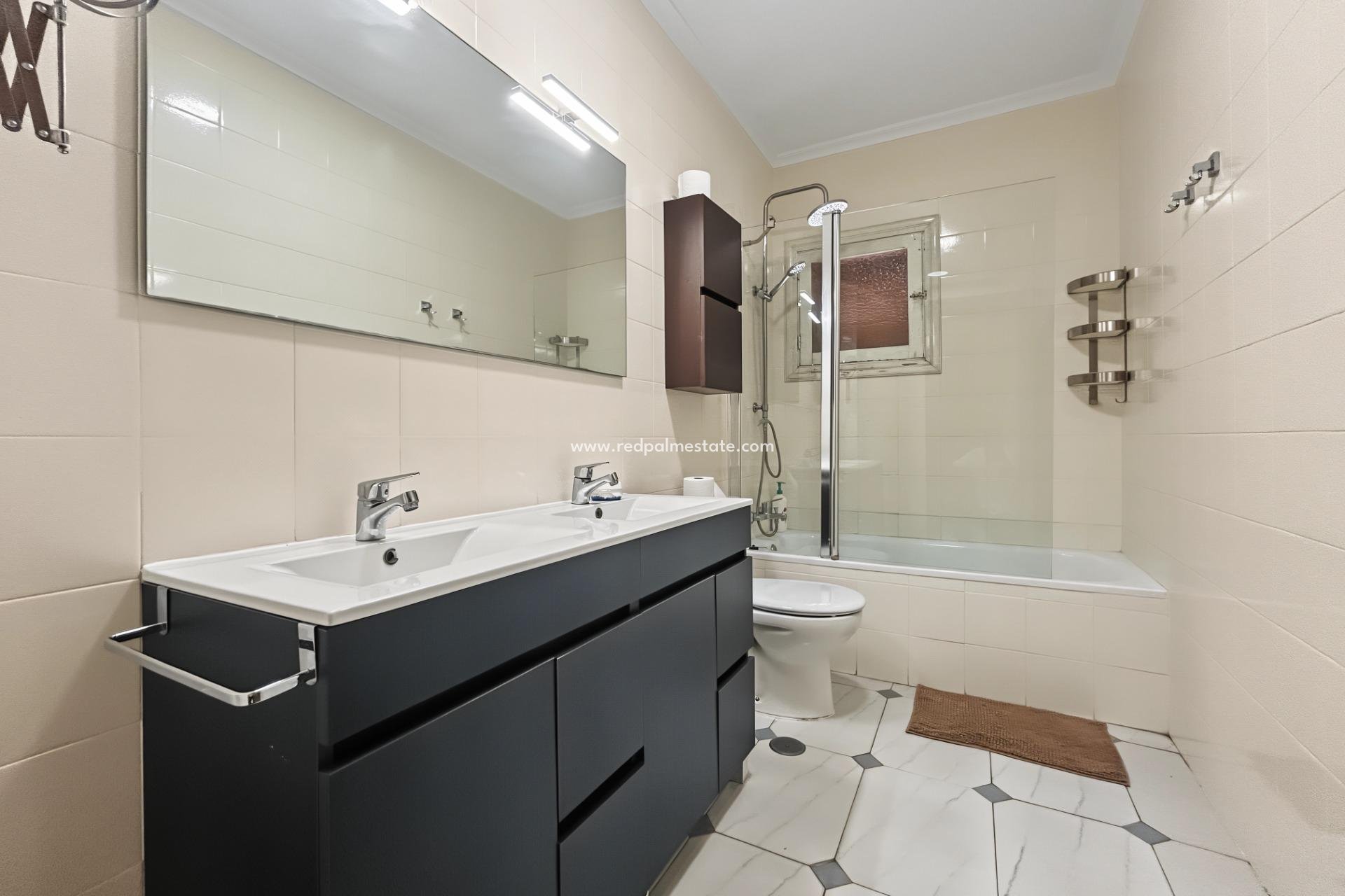Reventa - Villa -
Orihuela Costa - Campoamor