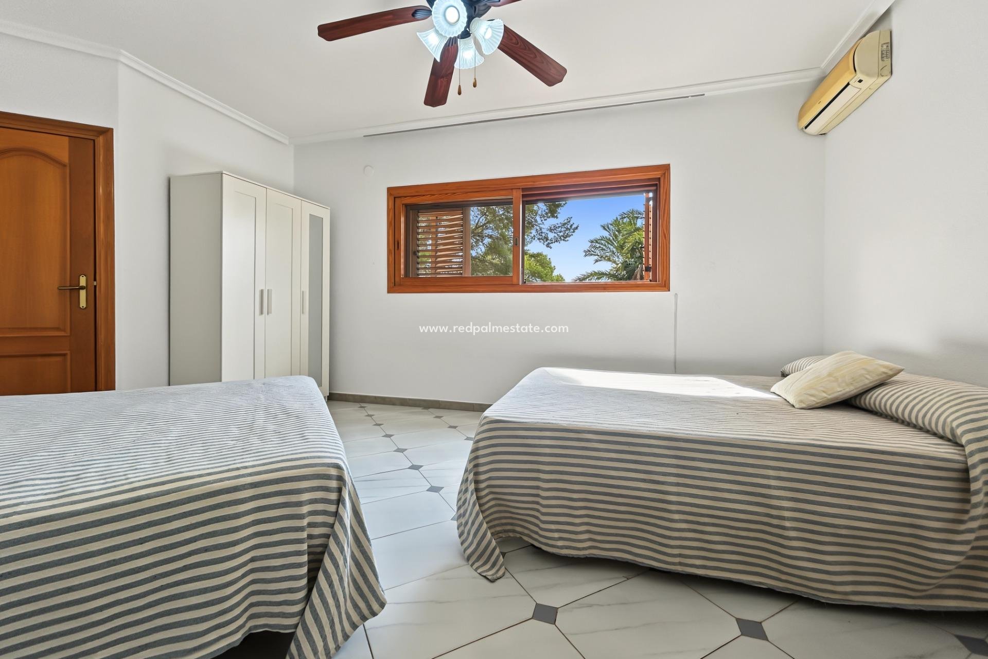 Reventa - Villa -
Orihuela Costa - Campoamor