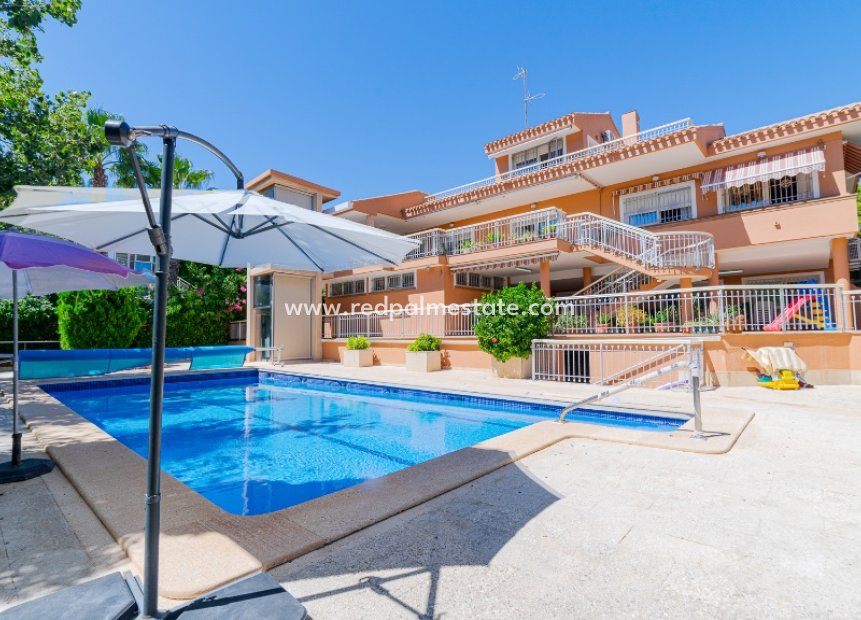Reventa - Villa -
Orihuela Costa - Campoamor