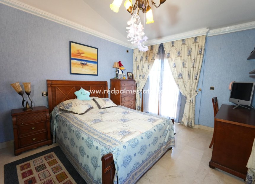 Reventa - Villa -
Orihuela Costa - Campoamor
