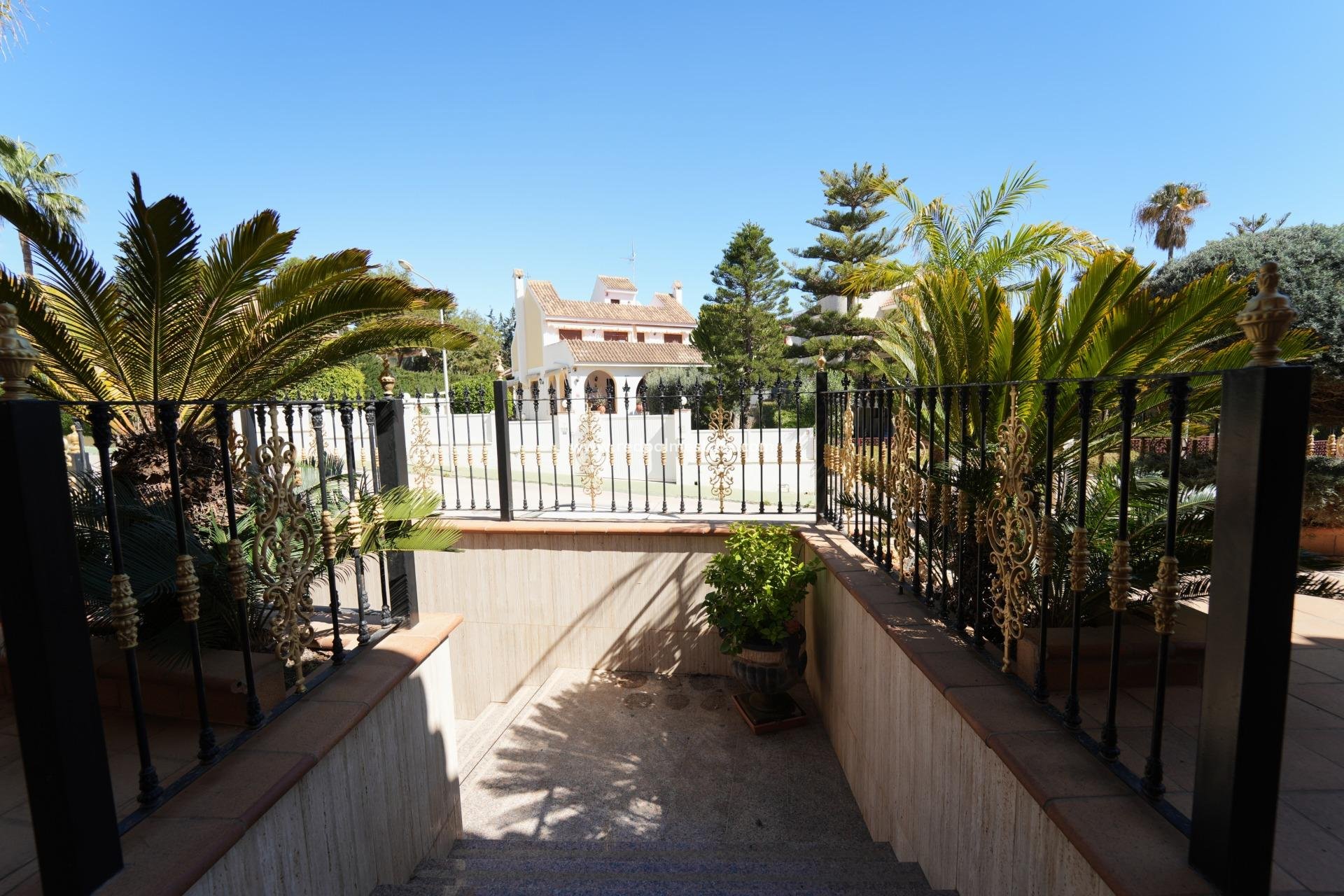 Reventa - Villa -
Orihuela Costa - Campoamor