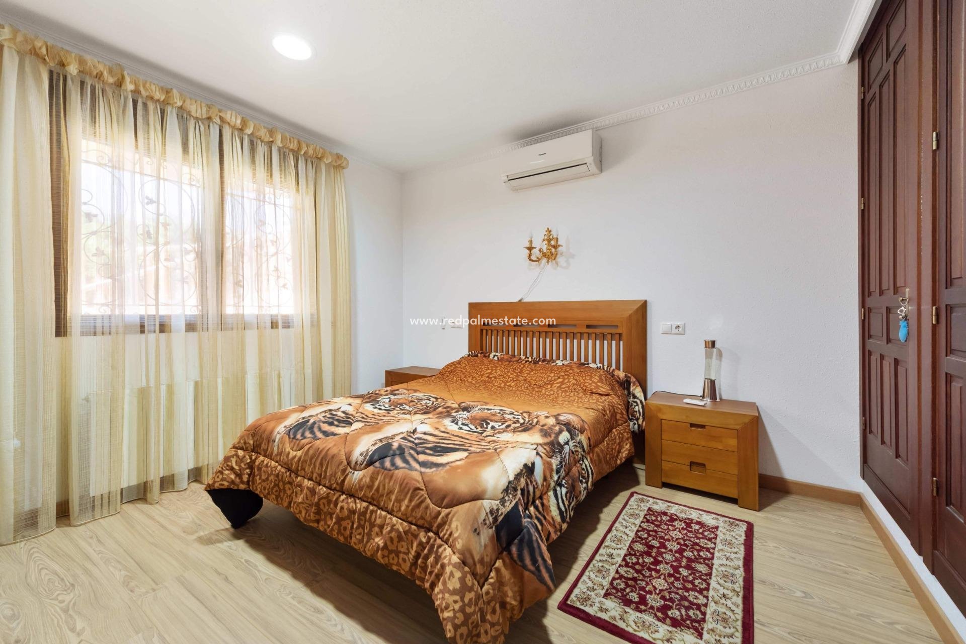Reventa - Villa -
Orihuela Costa - Campoamor