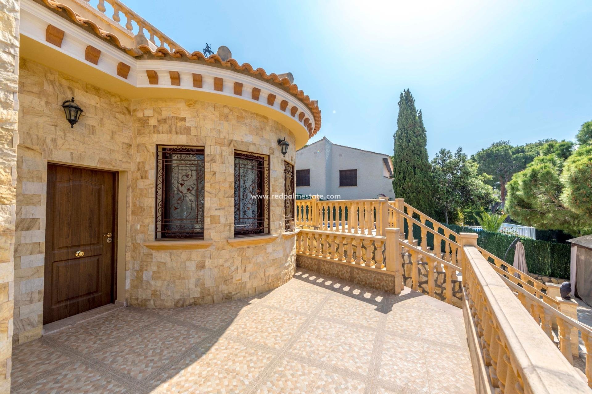 Reventa - Villa -
Orihuela Costa - Campoamor