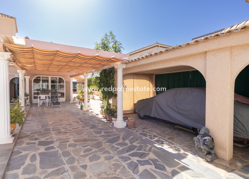 Reventa - Villa -
Orihuela Costa - Costa Blanca