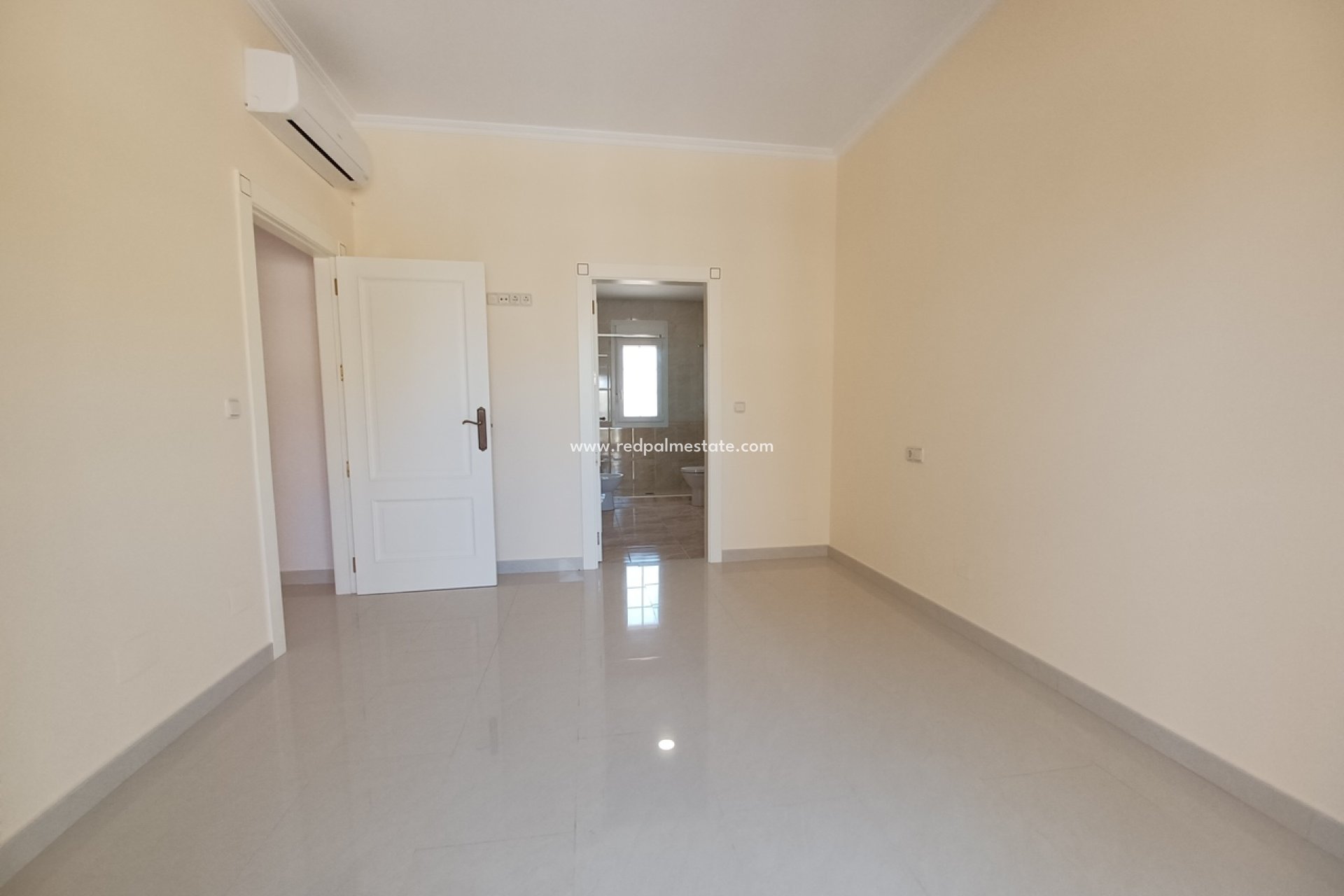 Reventa - Villa -
Orihuela Costa - Costa Blanca