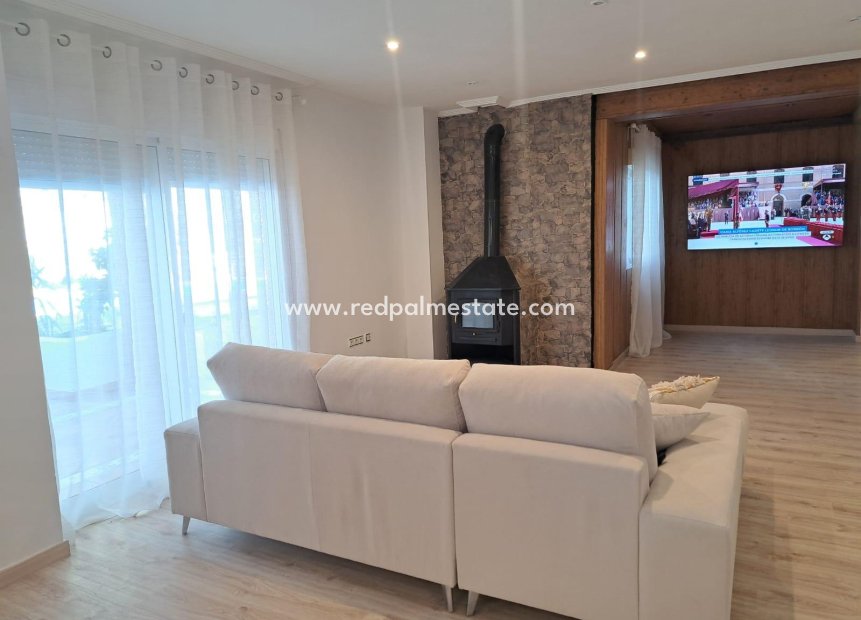 Reventa - Villa -
Orihuela Costa - Desamparados-hurchillo-torremendo