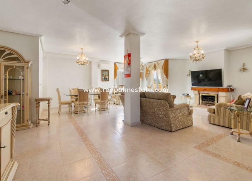 Reventa - Villa -
Orihuela Costa - Inland