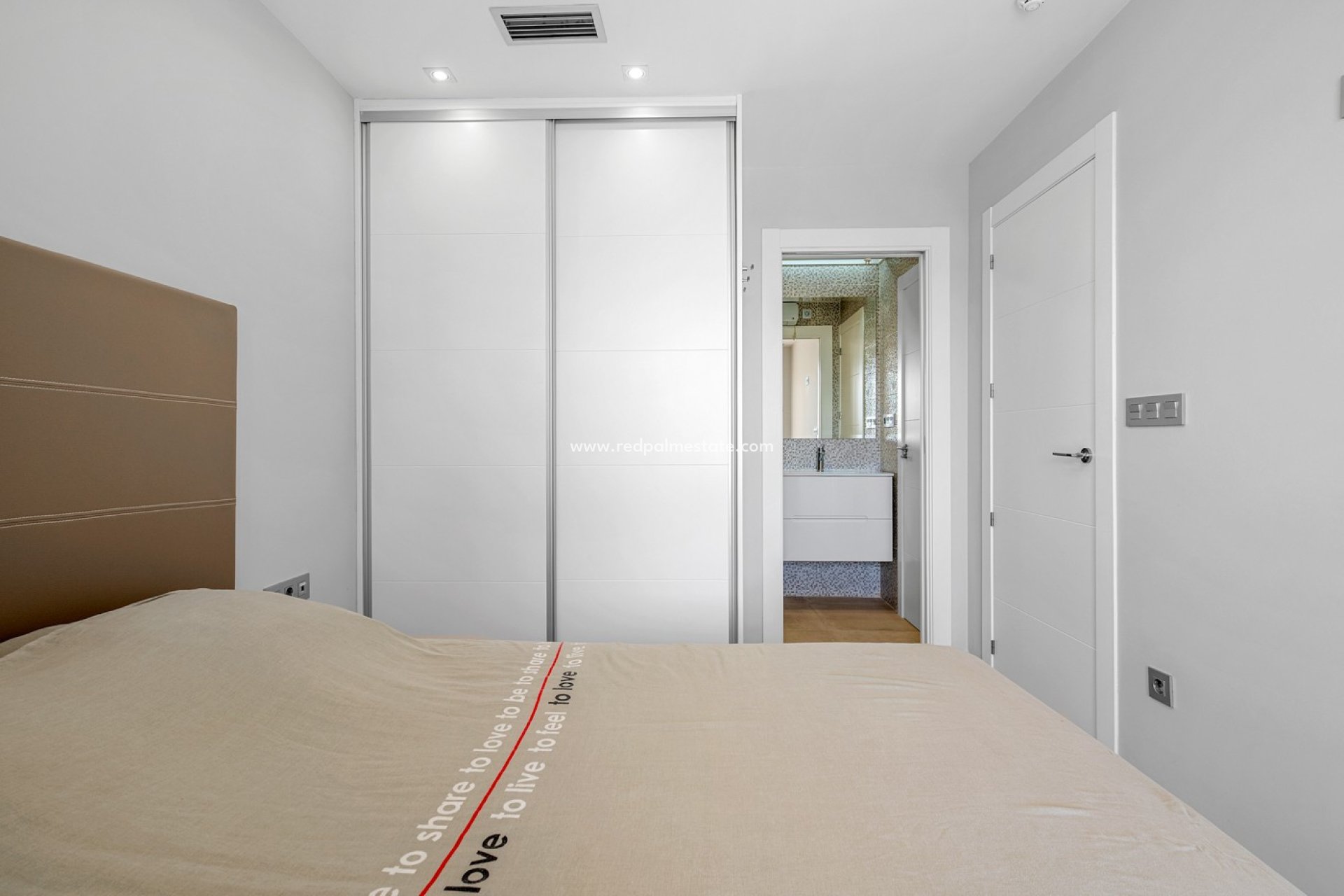 Reventa - Villa -
Orihuela Costa - Inland