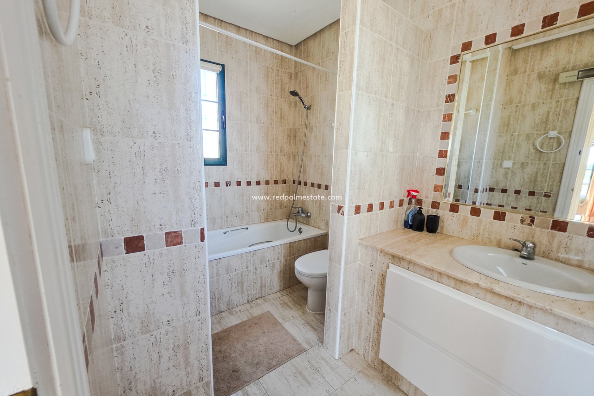 Reventa - Villa -
Orihuela Costa - Inland