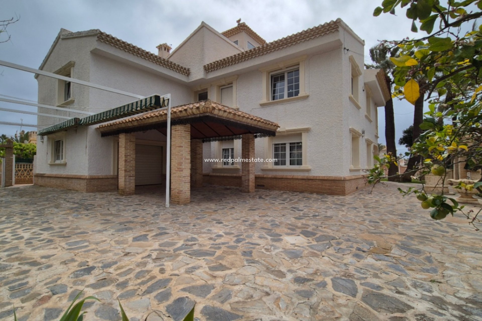Reventa - Villa -
Orihuela Costa - Inland