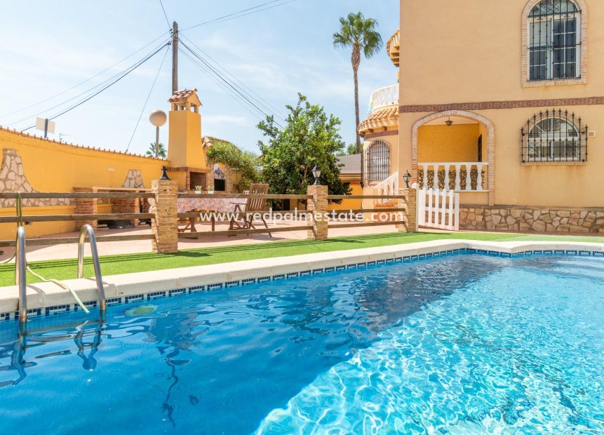 Reventa - Villa -
Orihuela Costa - La Florida