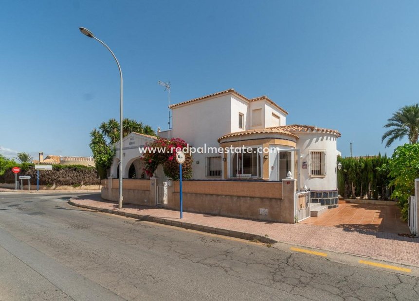 Reventa - Villa -
Orihuela Costa - La Florida