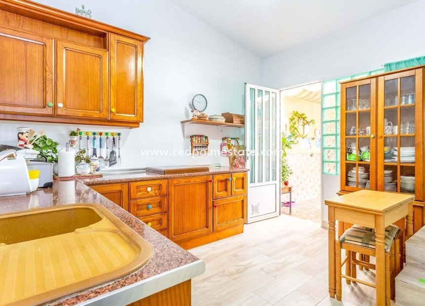 Reventa - Villa -
Orihuela Costa - La Florida