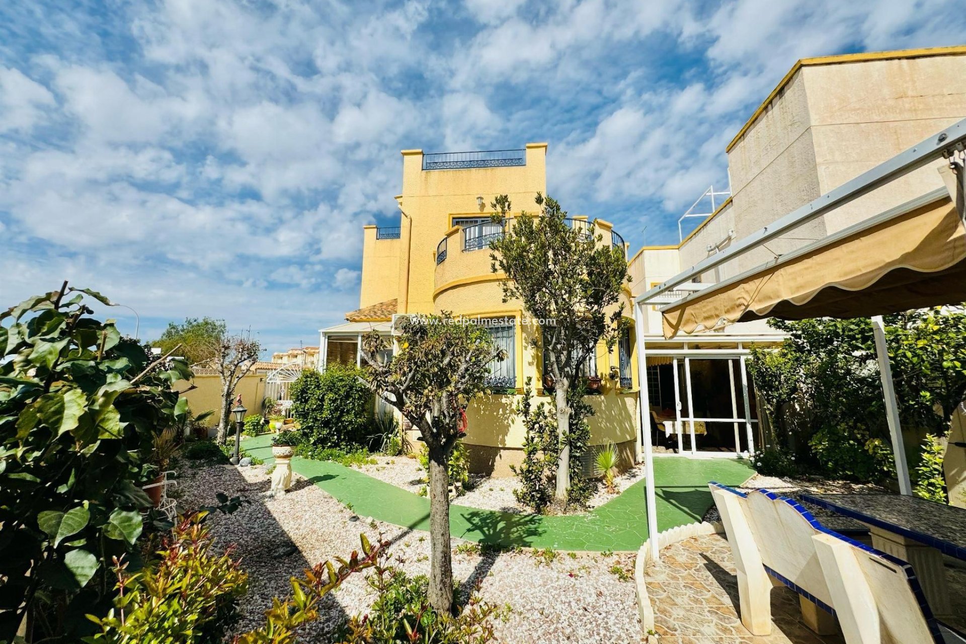 Reventa - Villa -
Orihuela Costa - La Florida