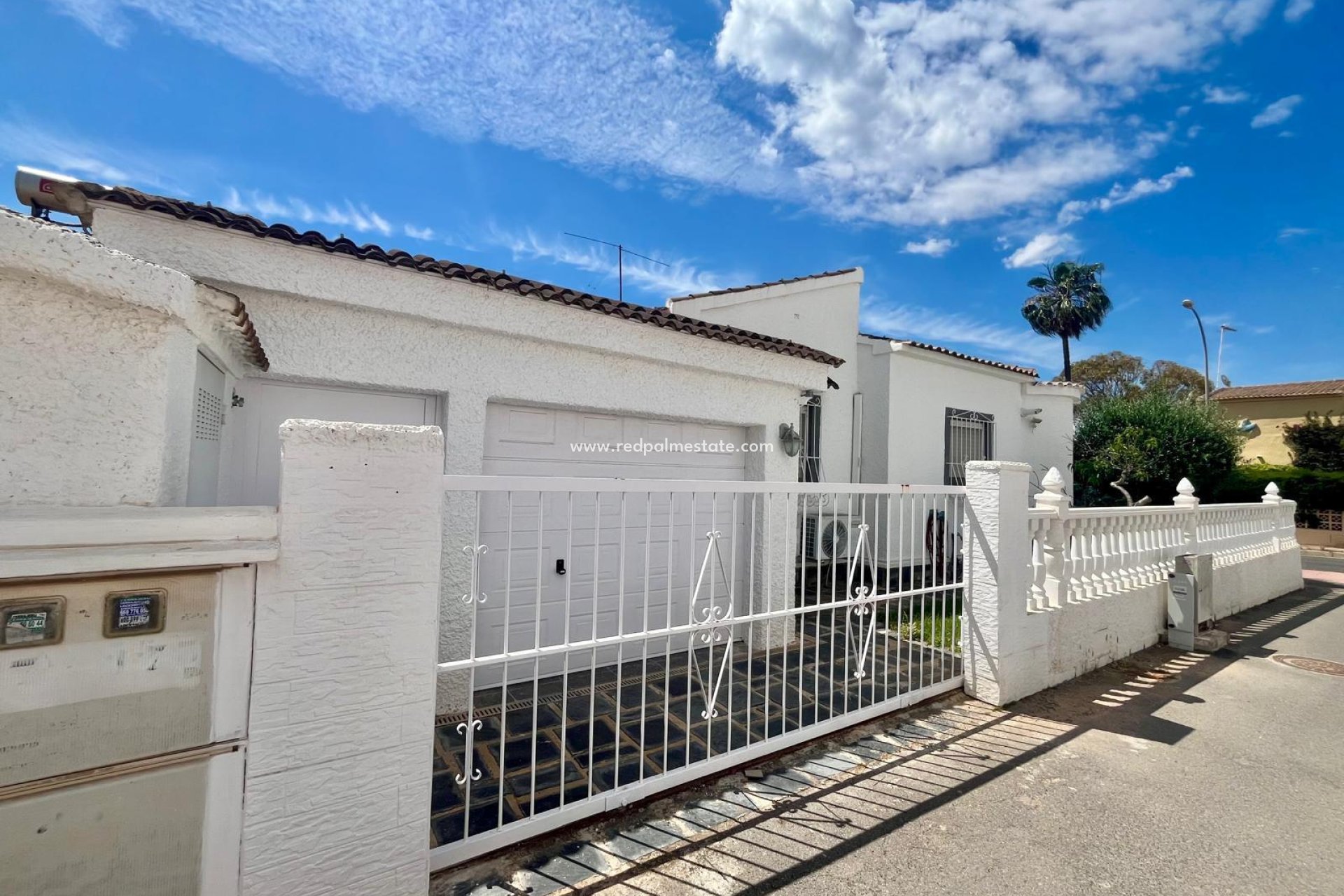 Reventa - Villa -
Orihuela Costa - La Florida