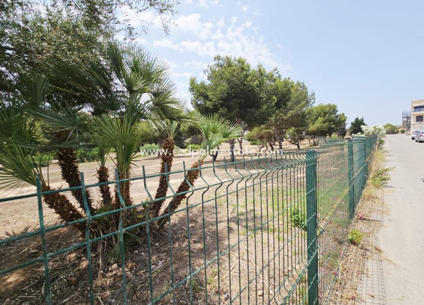 Reventa - Villa -
Orihuela Costa - La Regia