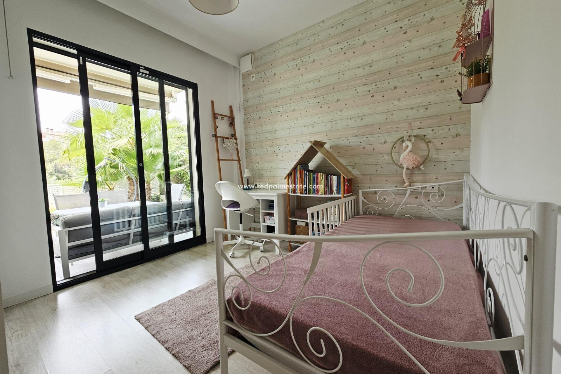 Reventa - Villa -
Orihuela Costa - La Regia