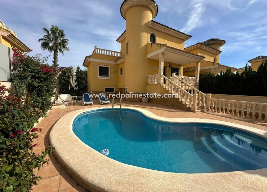 Reventa - Villa -
Orihuela Costa - La Regia