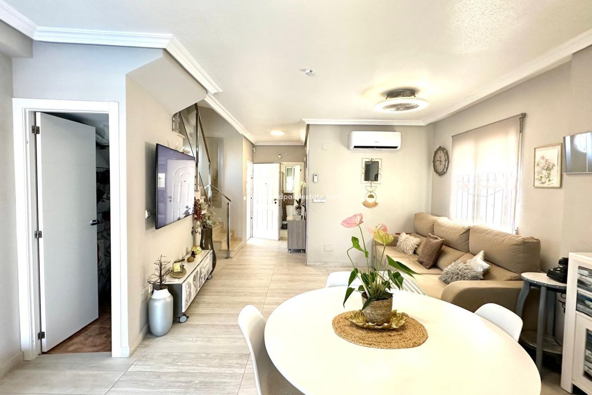 Reventa - Villa -
Orihuela Costa - La Regia