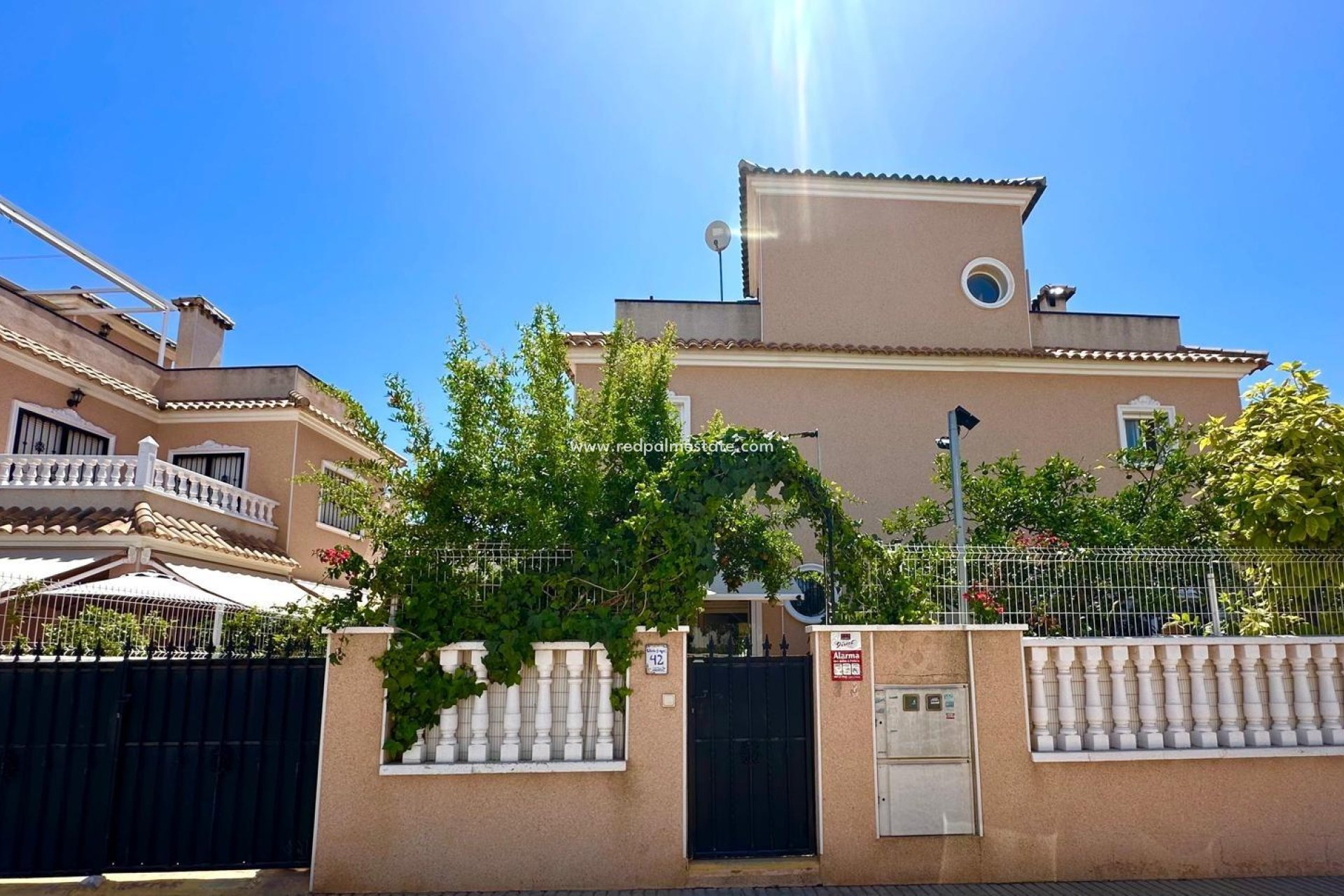 Reventa - Villa -
Orihuela Costa - La Regia