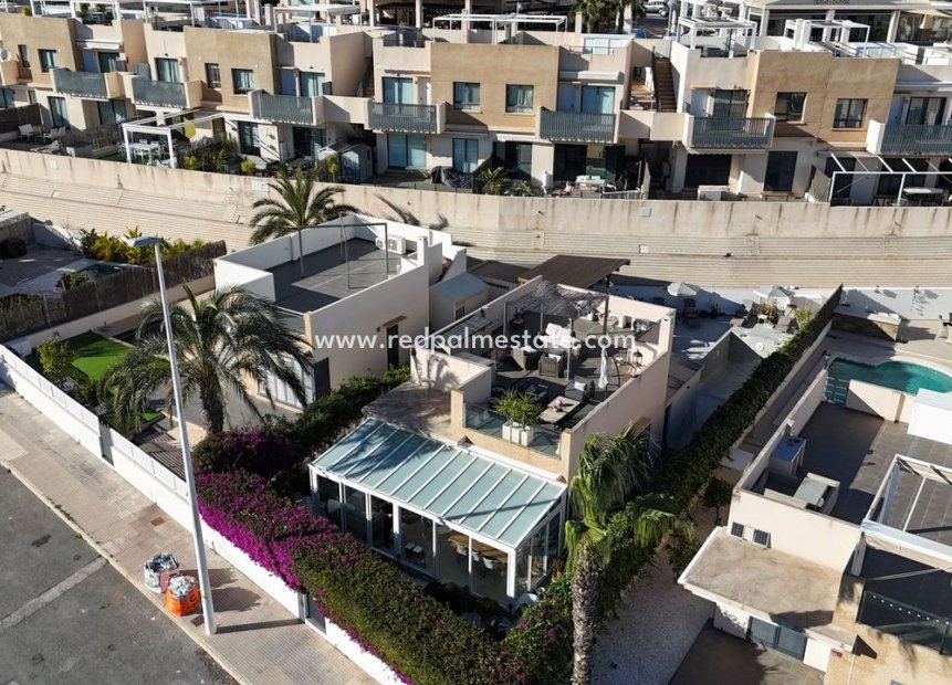 Reventa - Villa -
Orihuela Costa - La Zenia