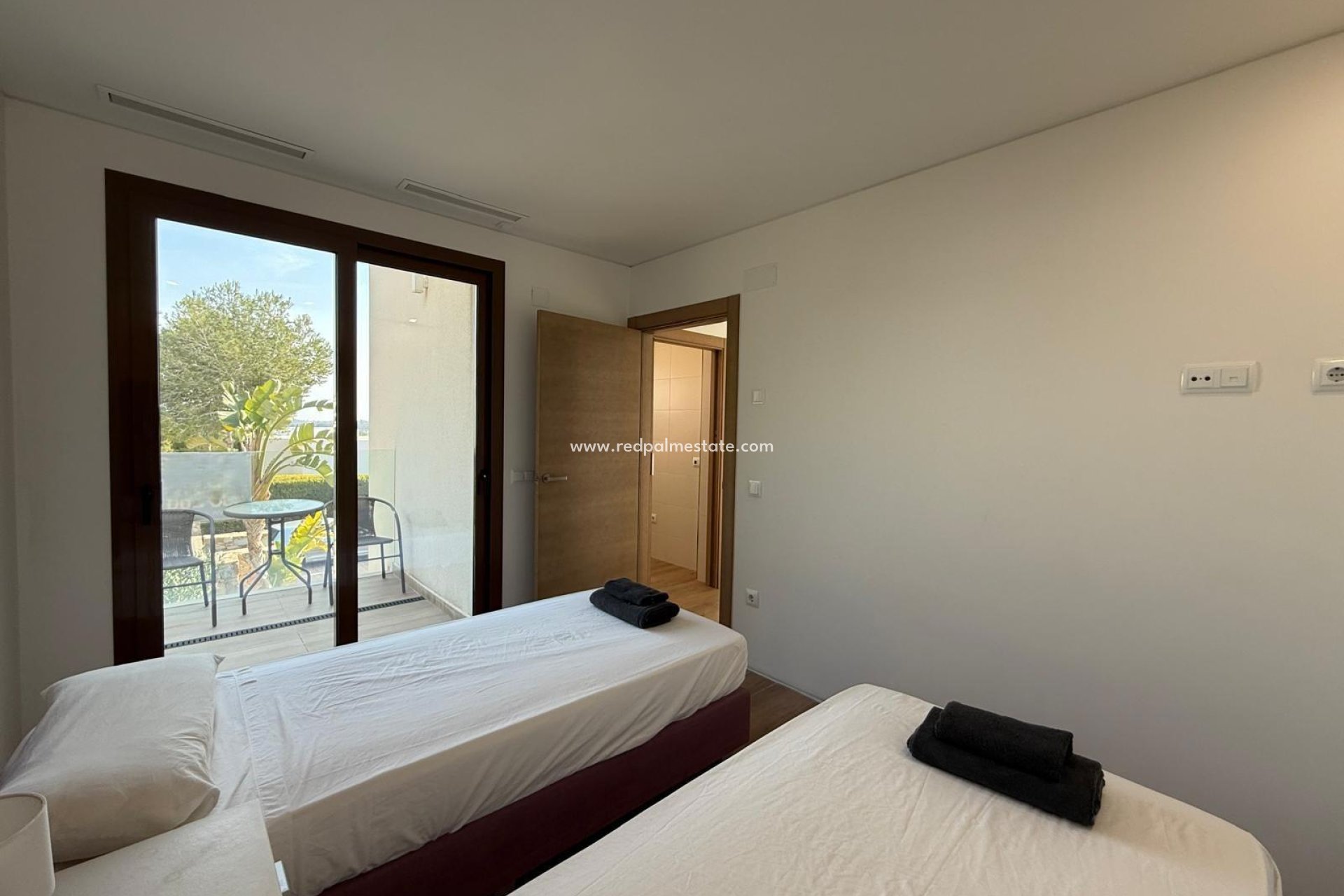 Reventa - Villa -
Orihuela Costa - Las Colinas Golf