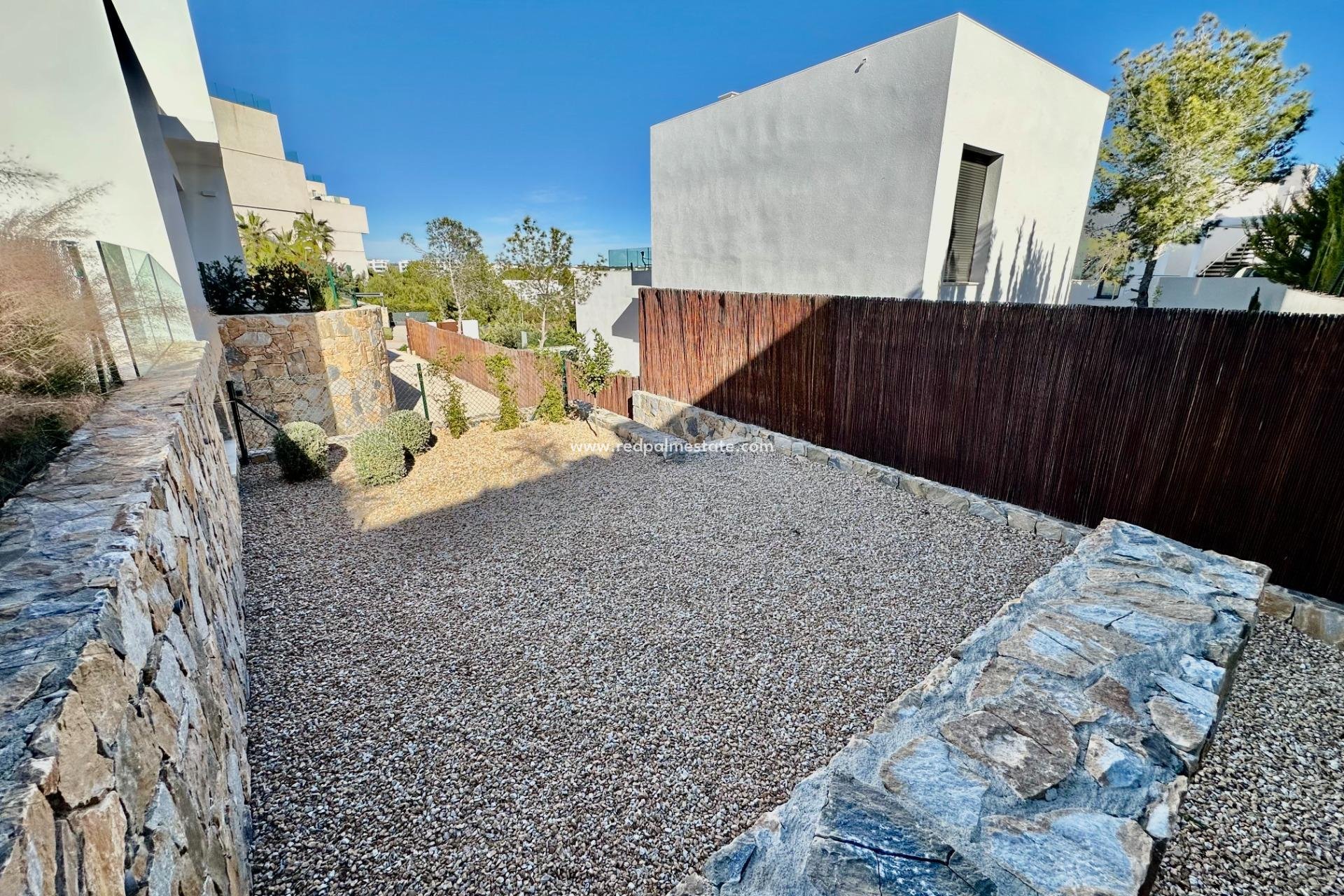 Reventa - Villa -
Orihuela Costa - Las Colinas Golf