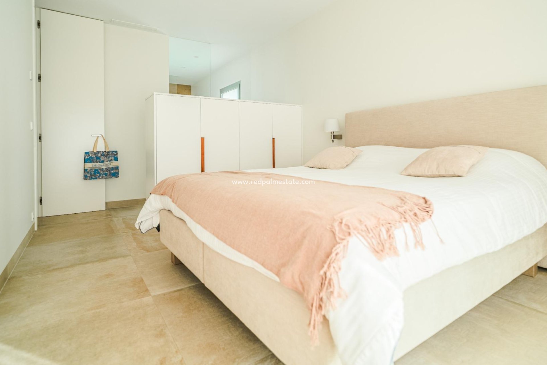 Reventa - Villa -
Orihuela Costa - Las Colinas Golf