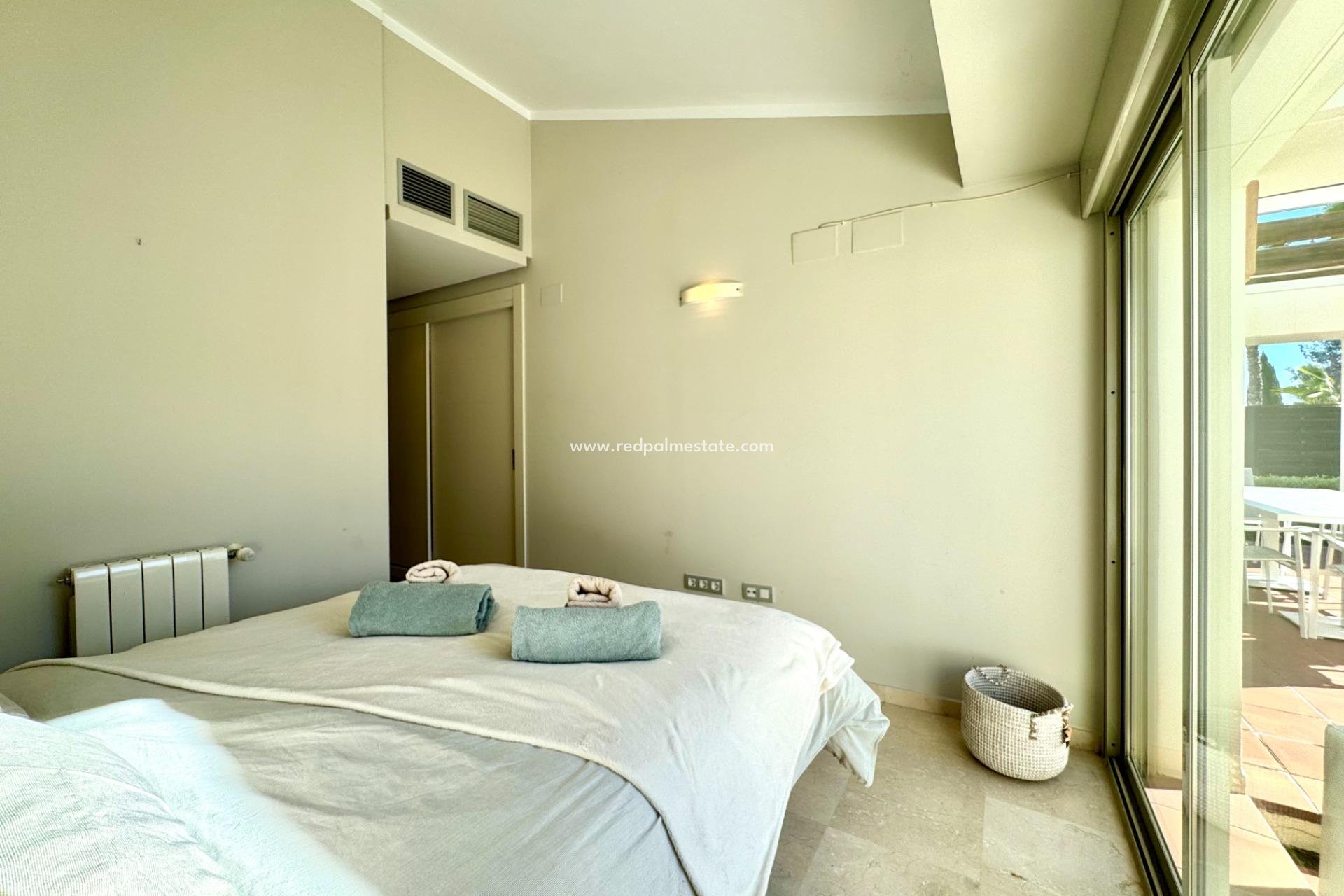 Reventa - Villa -
Orihuela Costa - Las Colinas Golf