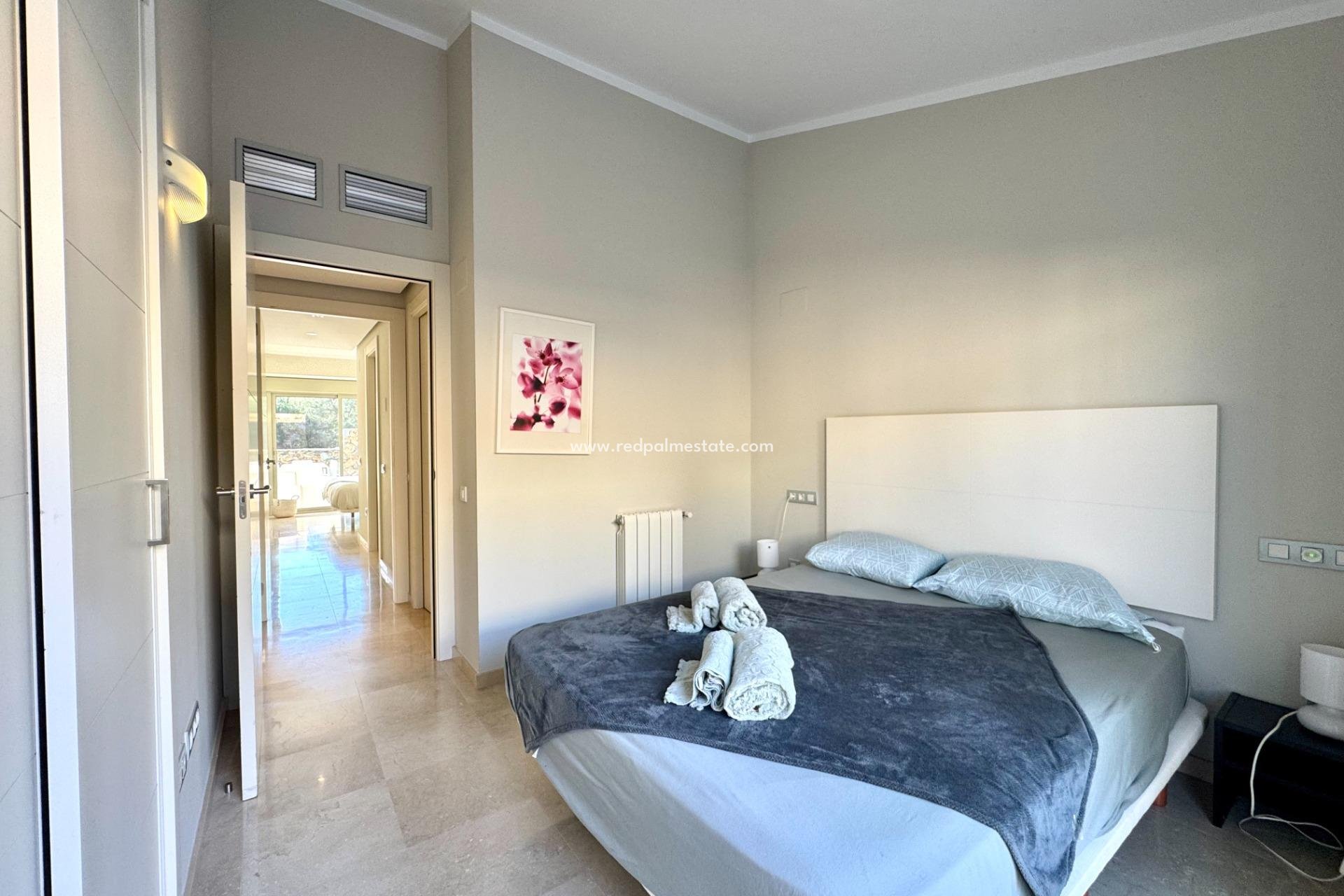 Reventa - Villa -
Orihuela Costa - Las Colinas Golf