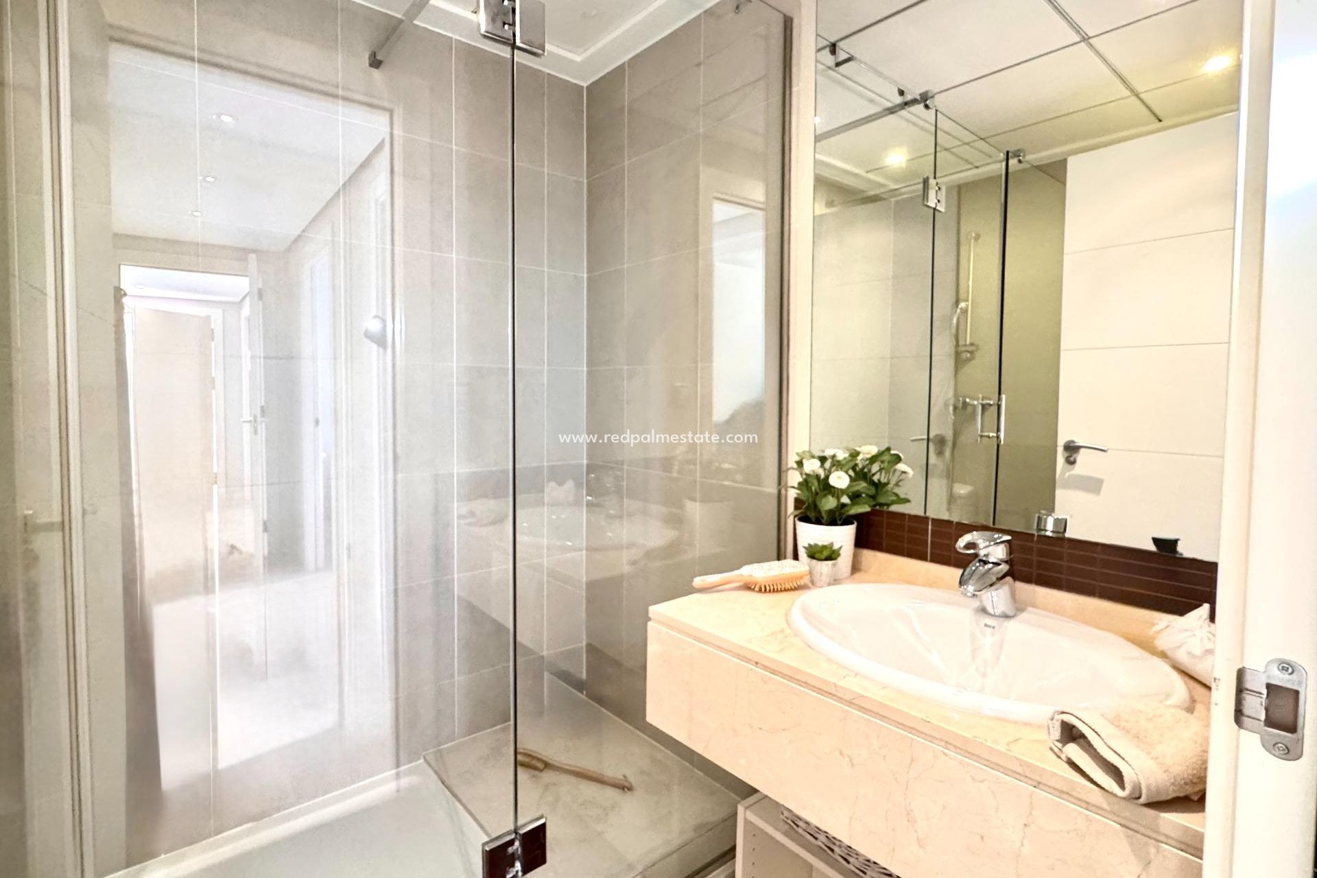 Reventa - Villa -
Orihuela Costa - Las Colinas Golf