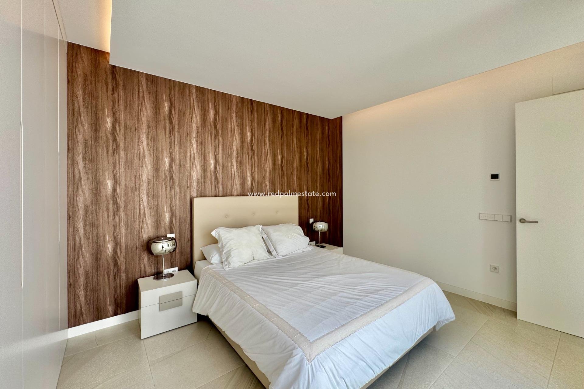 Reventa - Villa -
Orihuela Costa - Las Colinas Golf