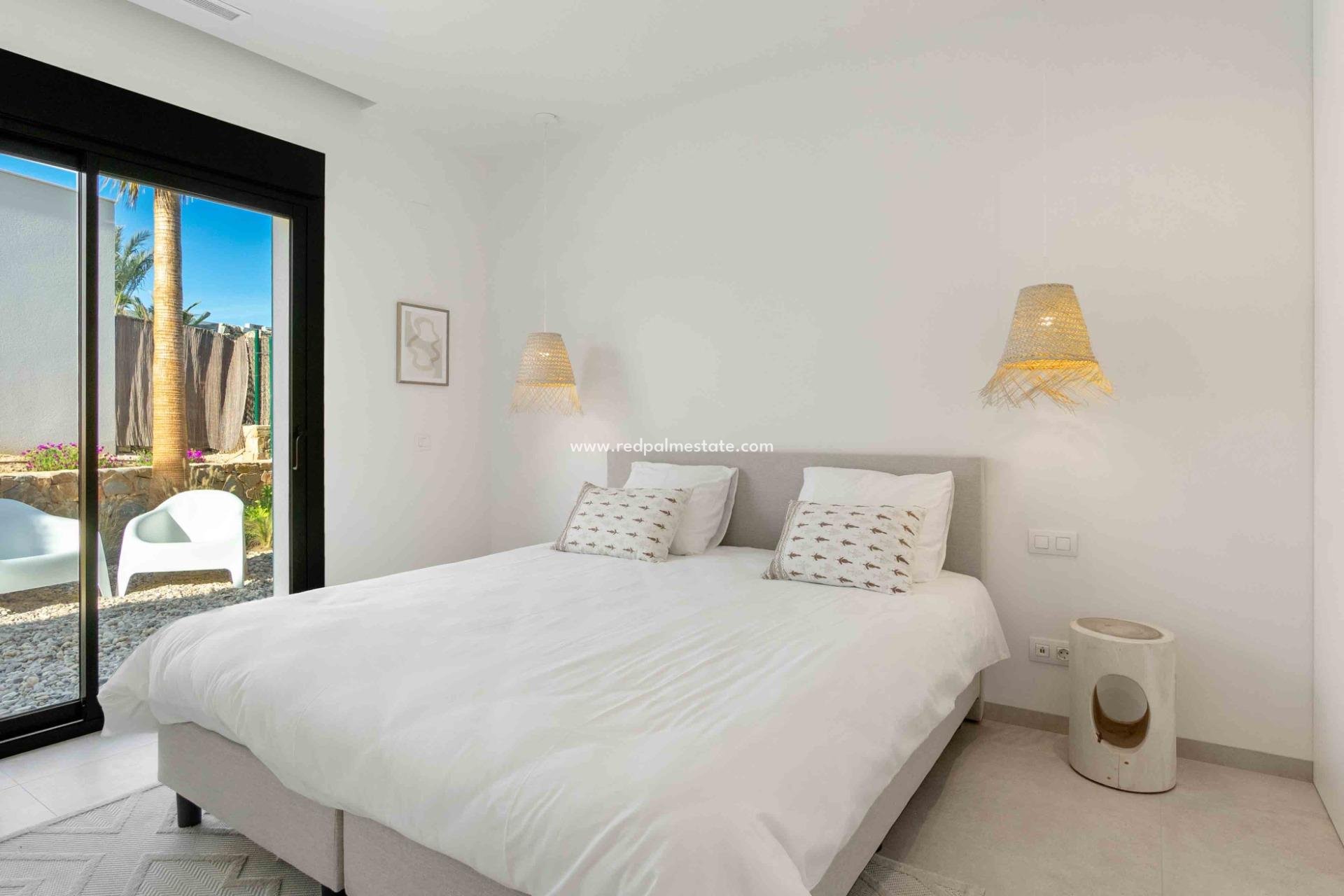 Reventa - Villa -
Orihuela Costa - Las Colinas Golf