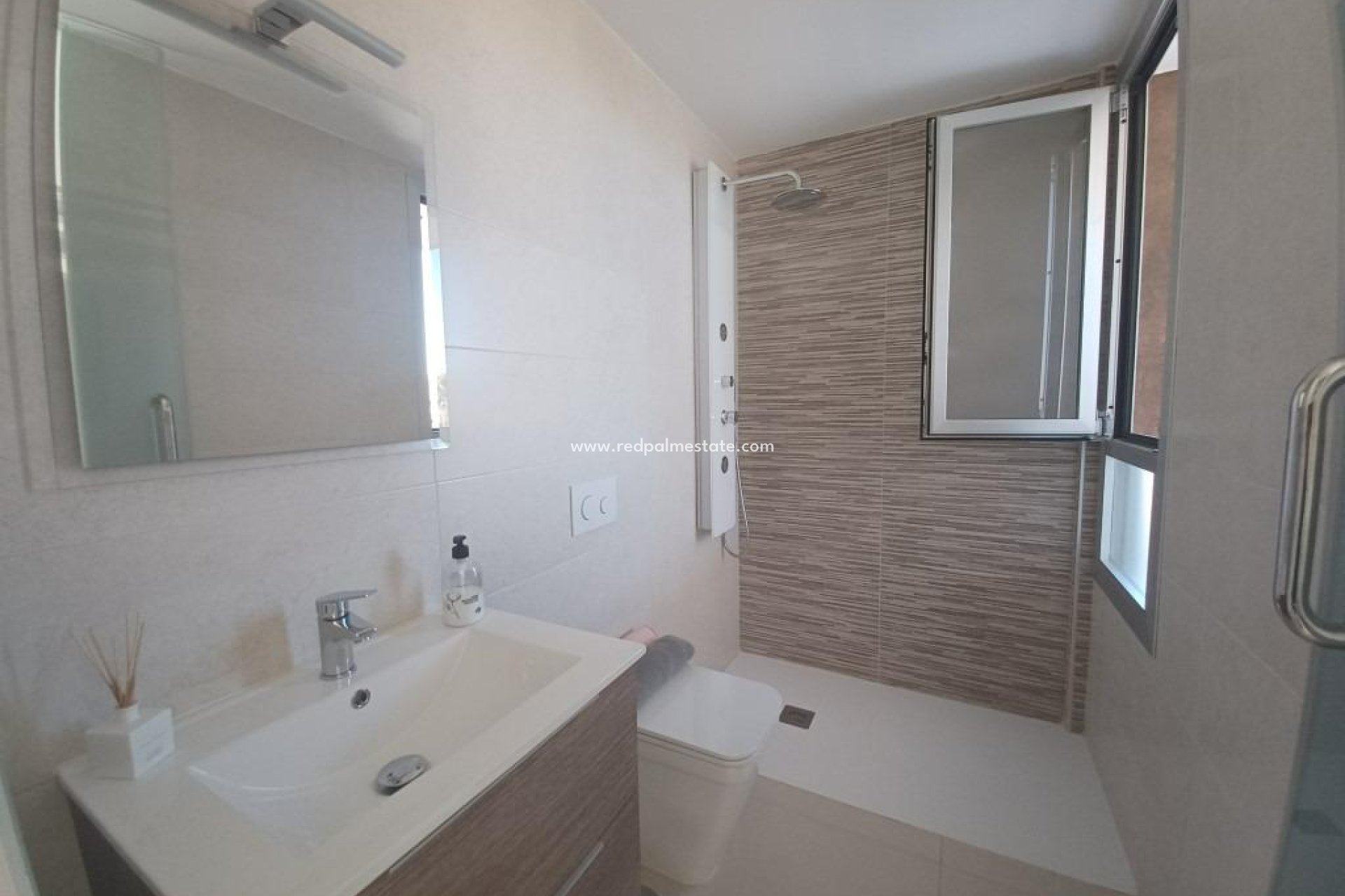 Reventa - Villa -
Orihuela Costa - Las Filipinas