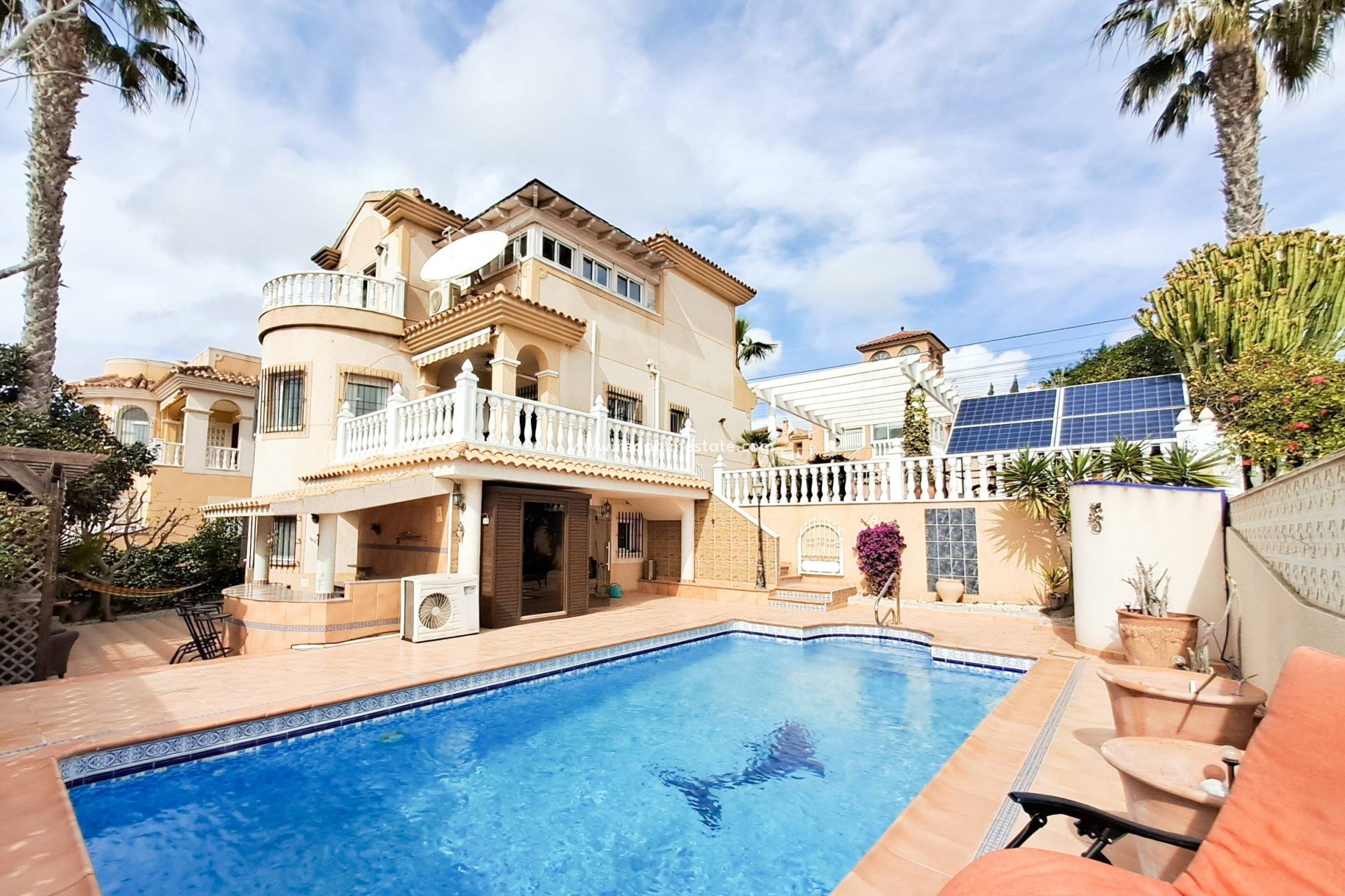 Reventa - Villa -
Orihuela Costa - Las Filipinas