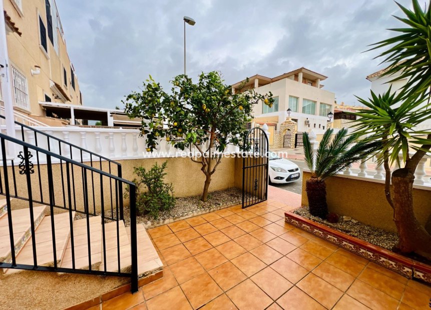 Reventa - Villa -
Orihuela Costa - Las Filipinas