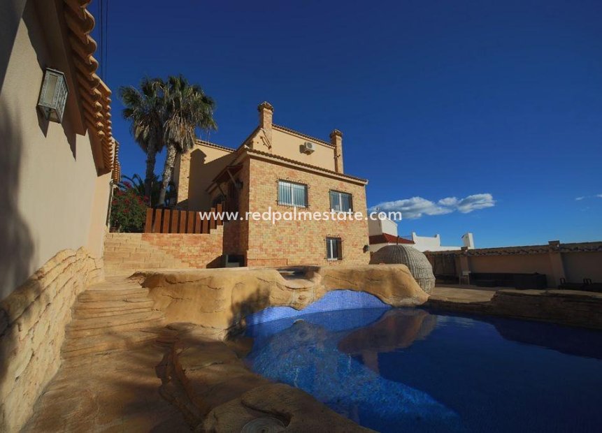 Reventa - Villa -
Orihuela Costa - Las Filipinas