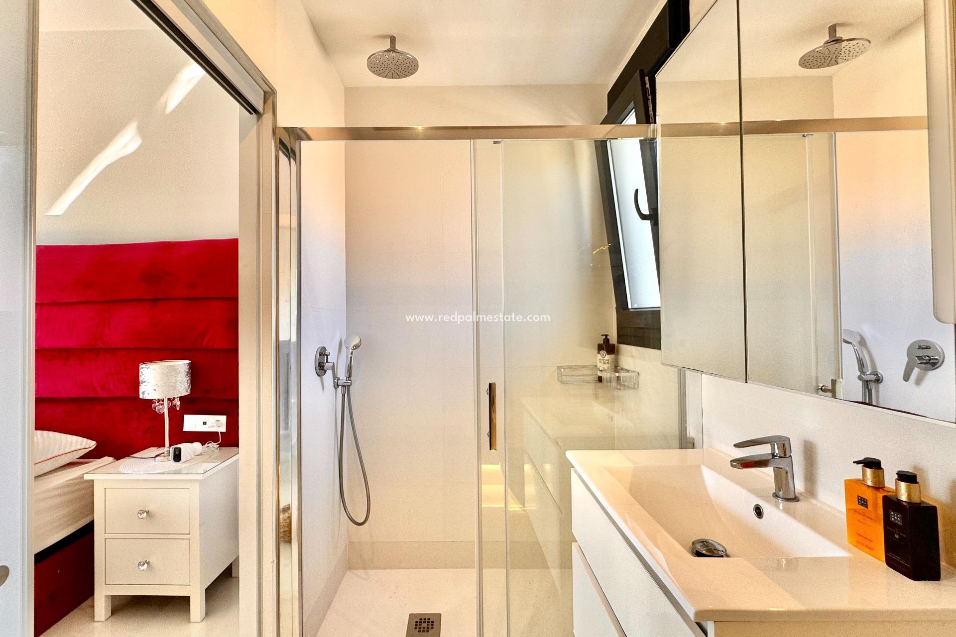 Reventa - Villa -
Orihuela Costa - Lomas de Cabo Roig