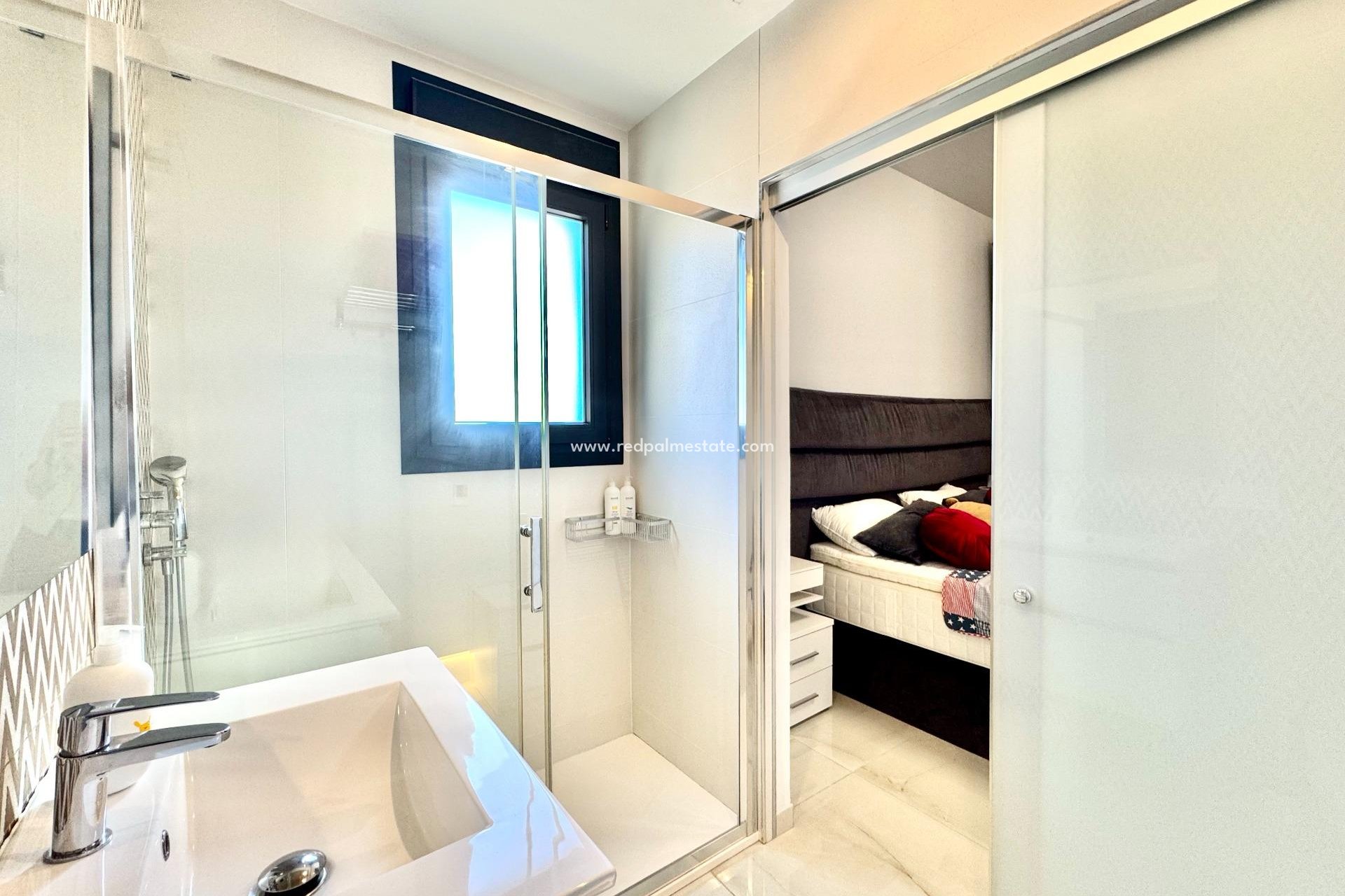 Reventa - Villa -
Orihuela Costa - Lomas de Cabo Roig