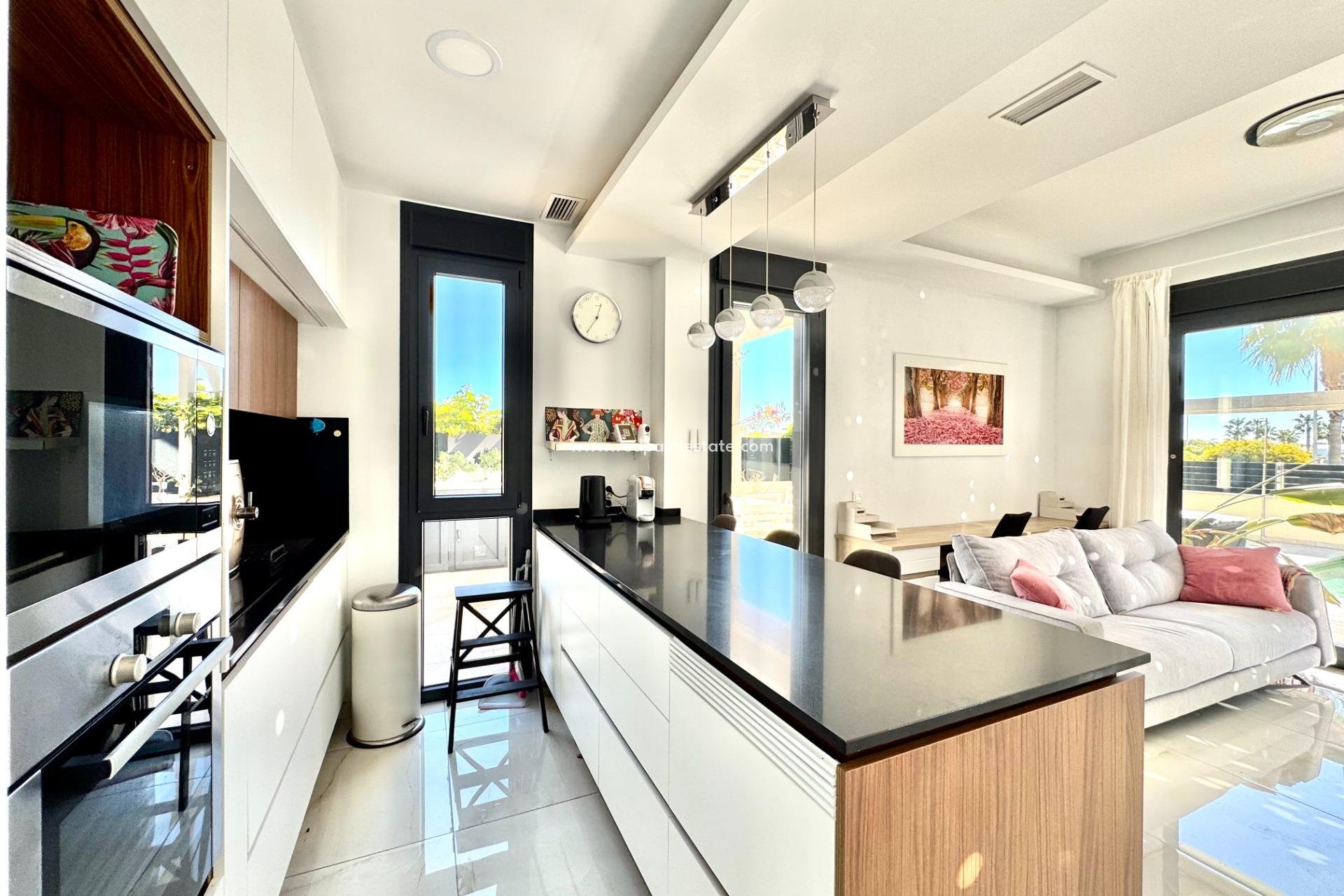 Reventa - Villa -
Orihuela Costa - Lomas de Cabo Roig