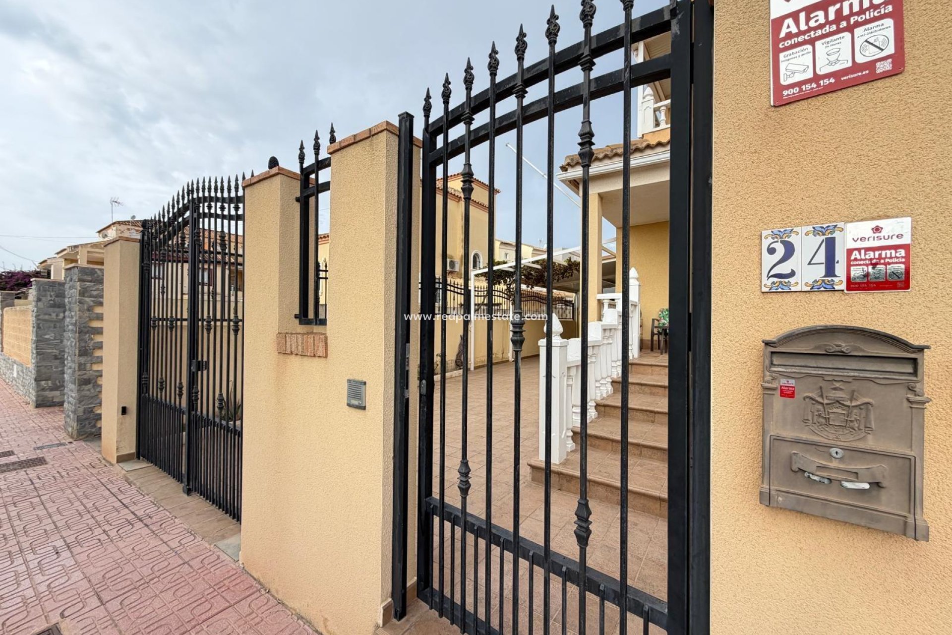 Reventa - Villa -
Orihuela Costa - Lomas De Don Juan