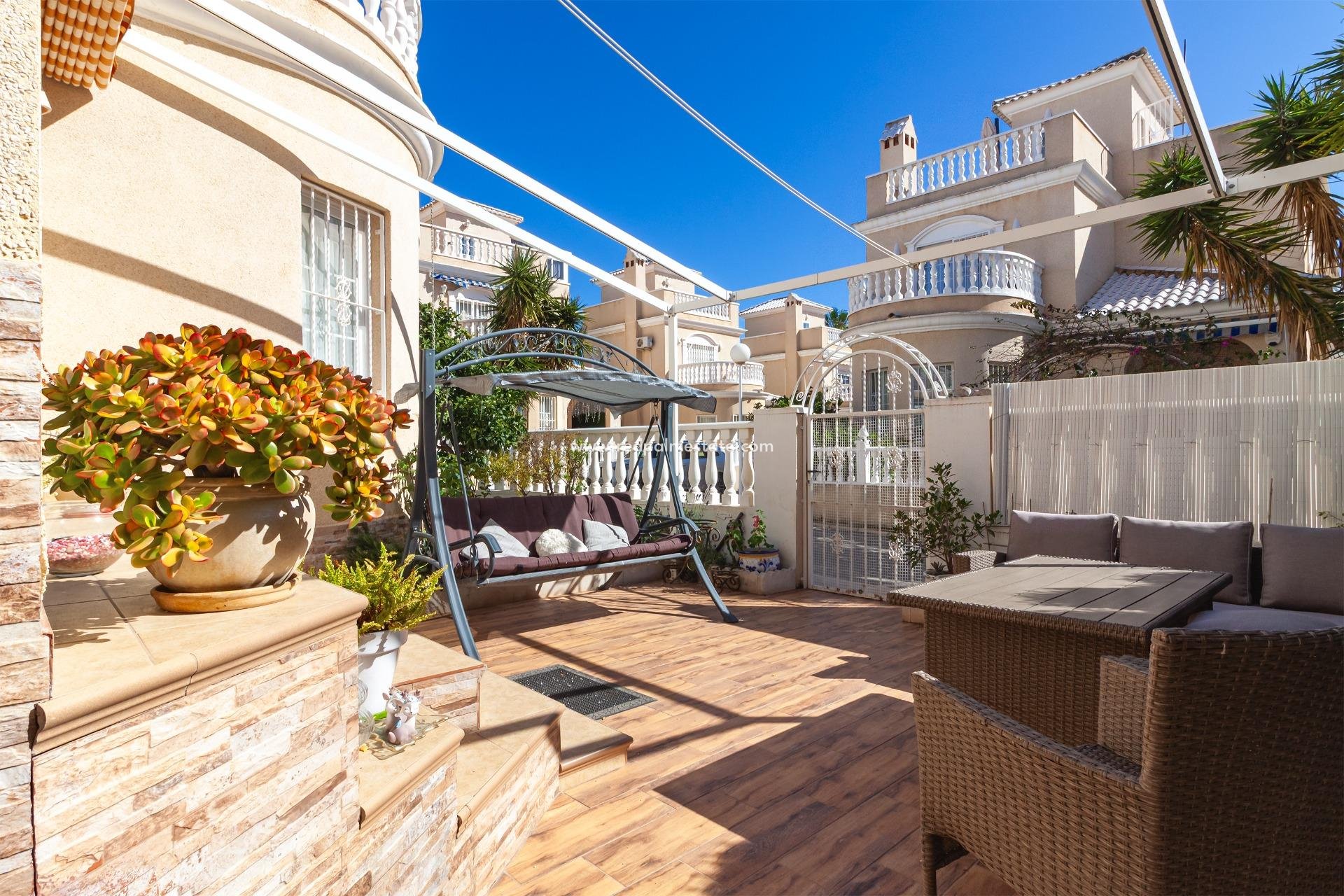 Reventa - Villa -
Orihuela Costa - Los Almendros-la Florida