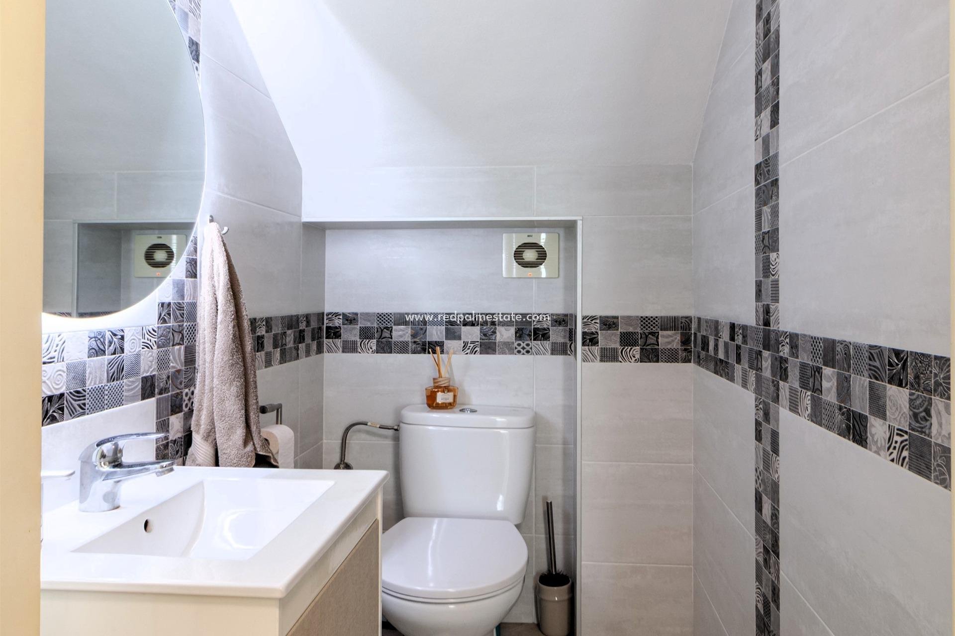 Reventa - Villa -
Orihuela Costa - Los Almendros-la Florida