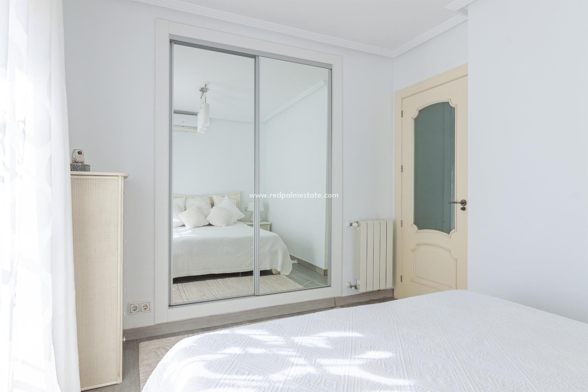 Reventa - Villa -
Orihuela Costa - Los Almendros-la Florida