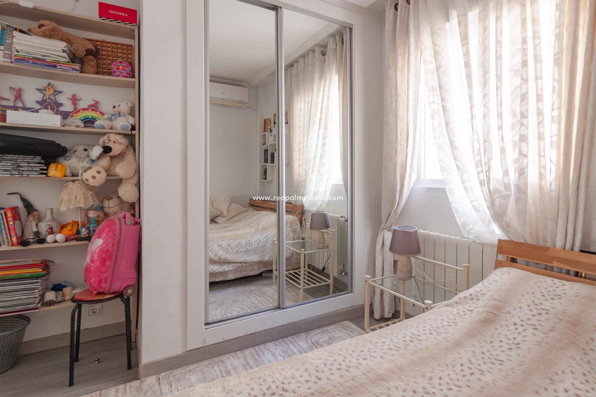 Reventa - Villa -
Orihuela Costa - Los Almendros-la Florida