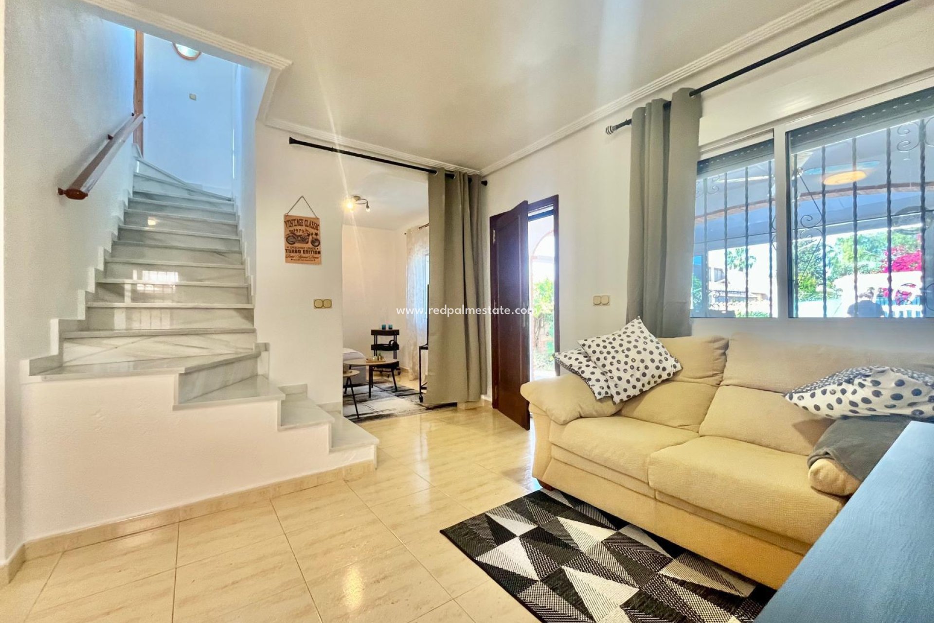 Reventa - Villa -
Orihuela Costa - Los Almendros-la Florida